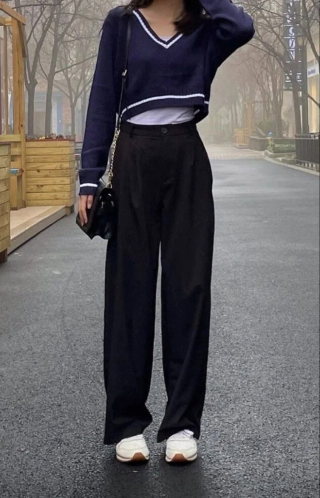 Cropped Navy Top With Wide-Leg Black Jeans
