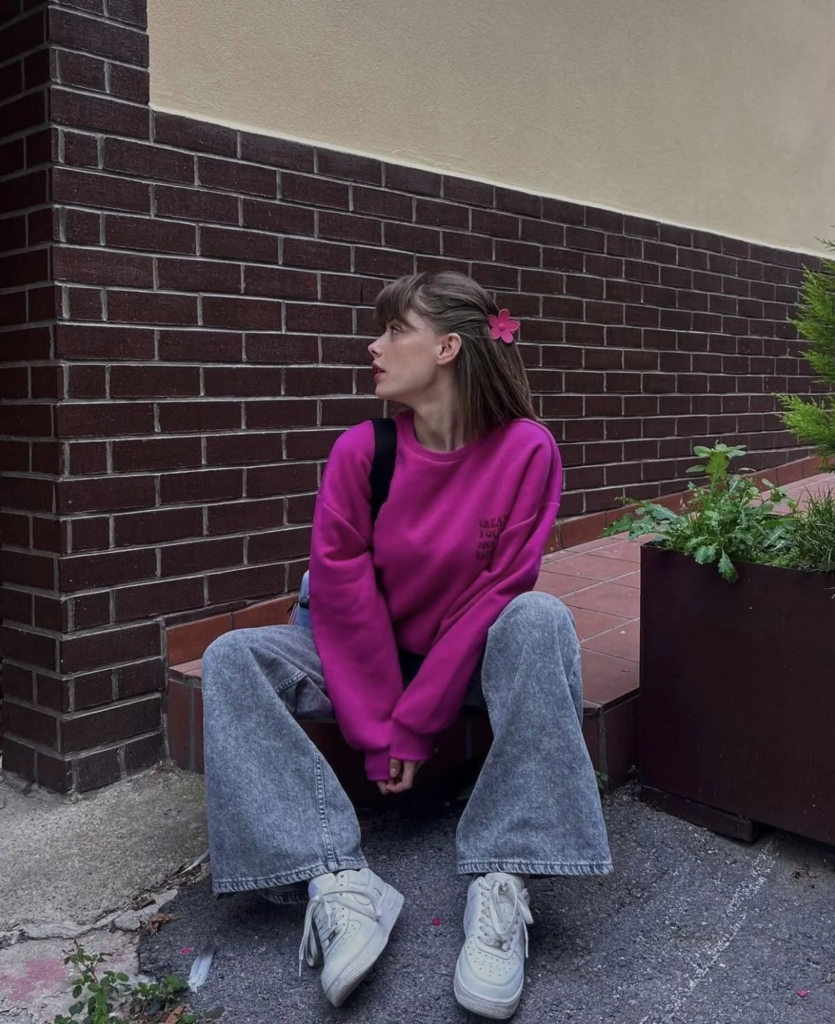 Bright Sweatshirt With Relaxed Denim