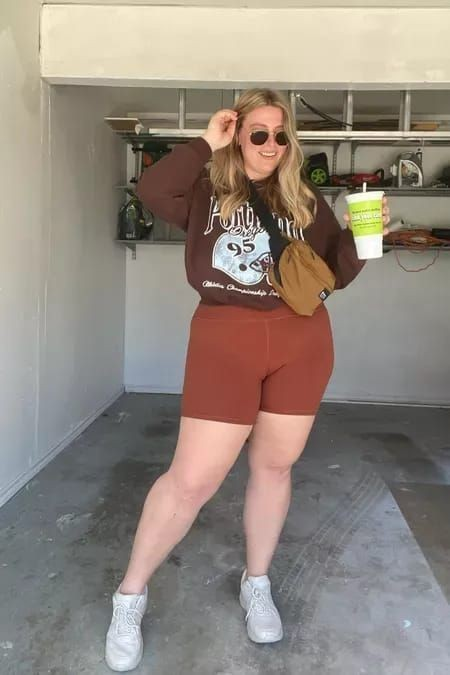 Vintage Tee With Rust Bike Shorts
