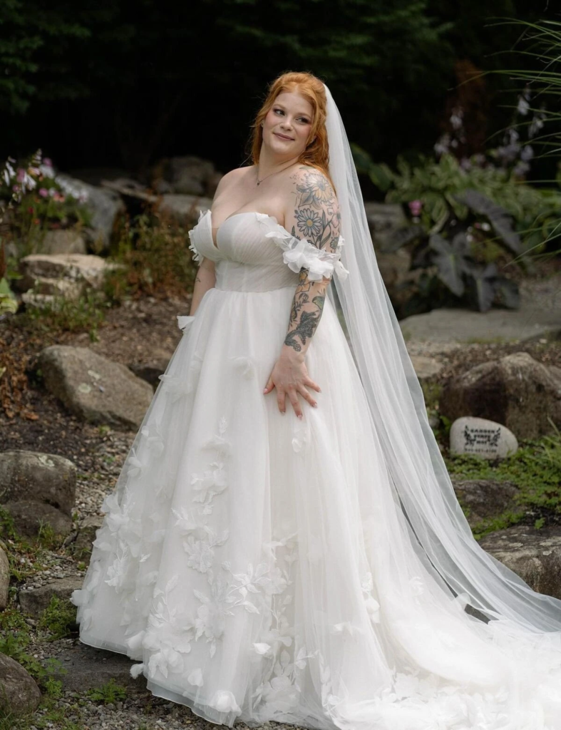 Elegant Off-Shoulder White Tulle Gown
