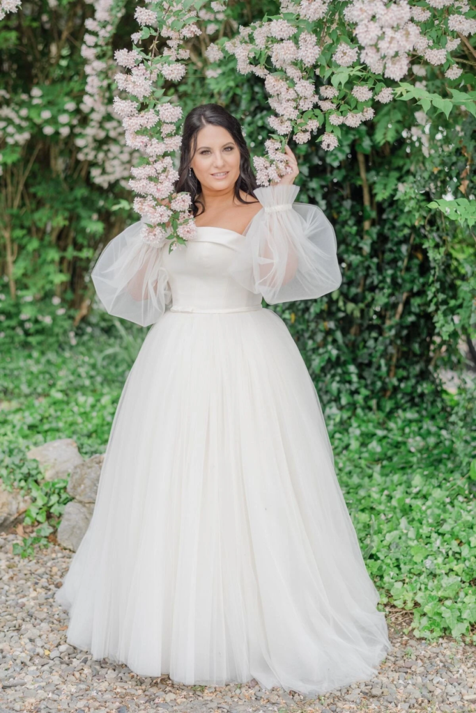 Elegant Off-Shoulder Tulle Ball Gown
