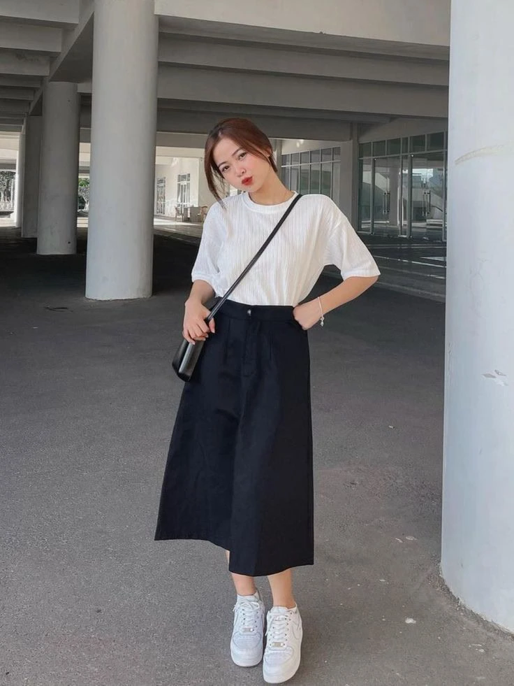 Minimalist Chic with Sneaker Comfort
